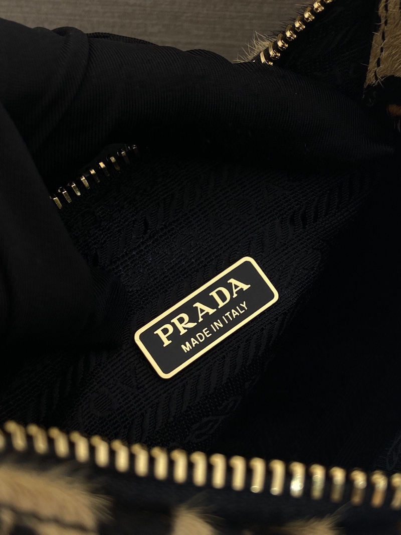 Pra*a hobo bags